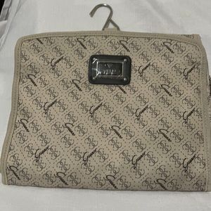 Guess travel organizers with hanger